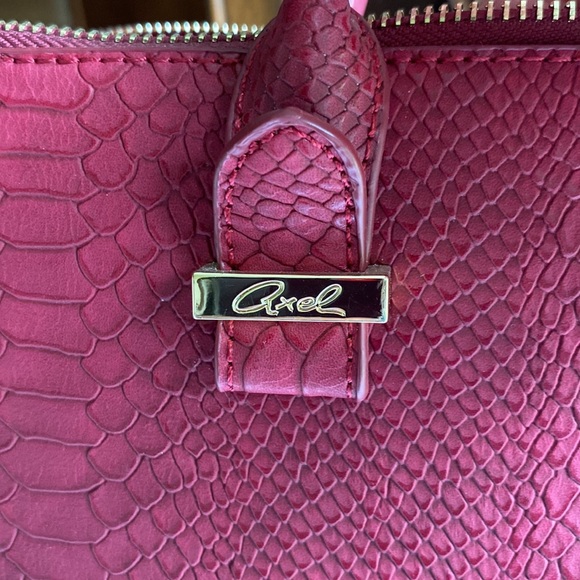 Axel elegant 4 compartments, 3 zipper structured crocodile burgundy  hand bag - Picture 7 of 17